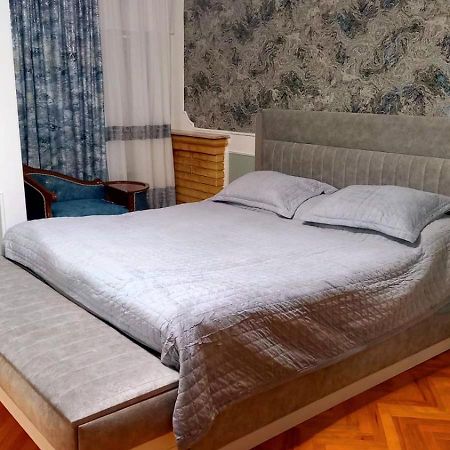 Central Apartment "Ameliya" Baku Exterior photo